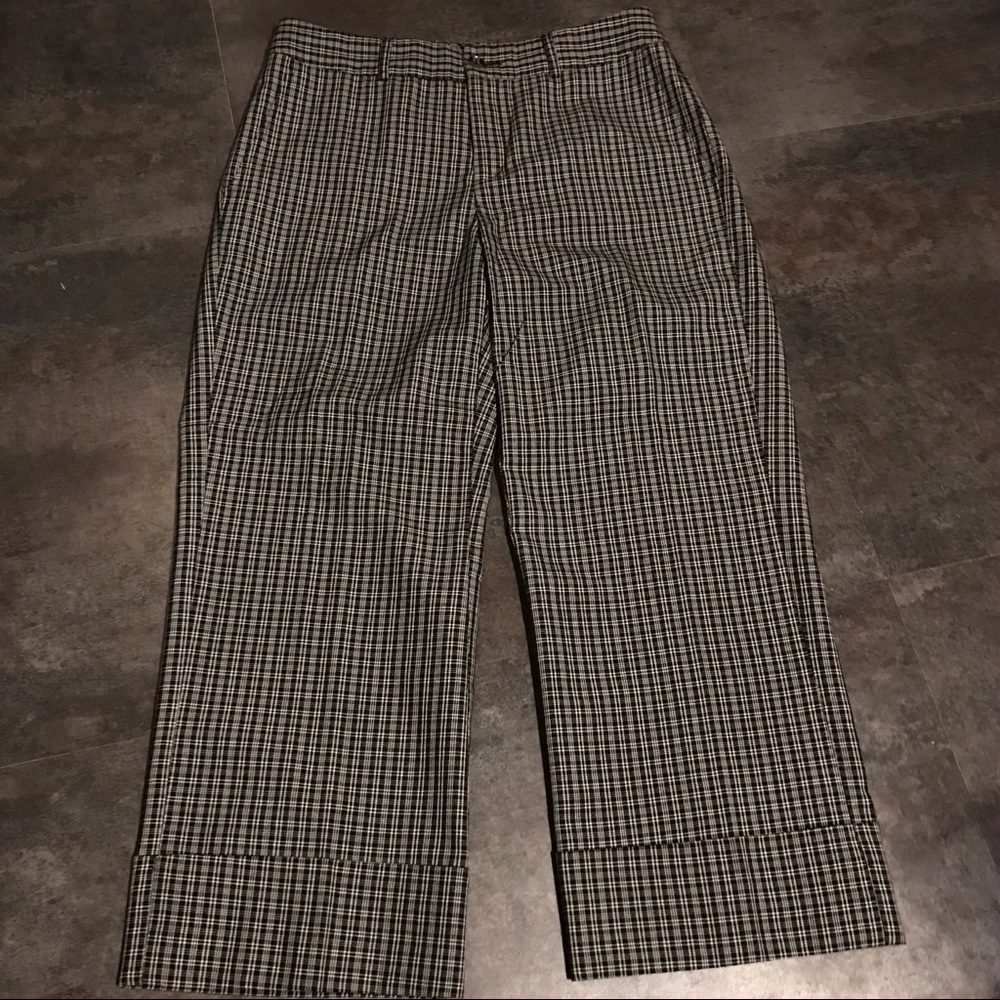 La Vita Black Plaid Capris size 8
